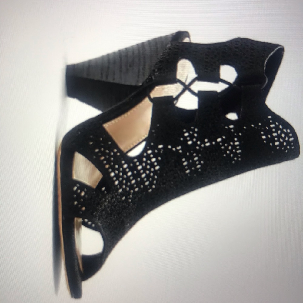 VINCE CAMUTO - Picture 9 of 9